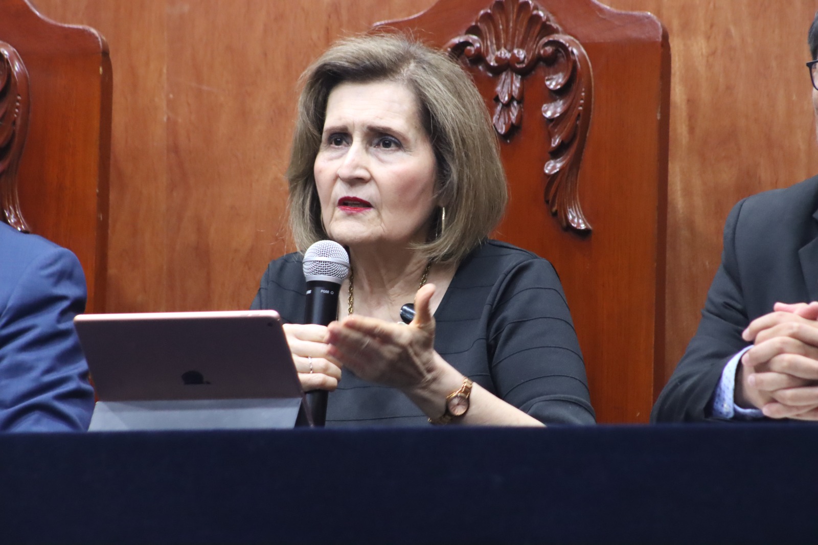 “LA CONSULTA PREVIA ES UN DERECHO CONSTITUCIONAL FUNDAMENTAL”, AFIRMA VICEPRESIDENTA DEL TC, LUZ PACHECO