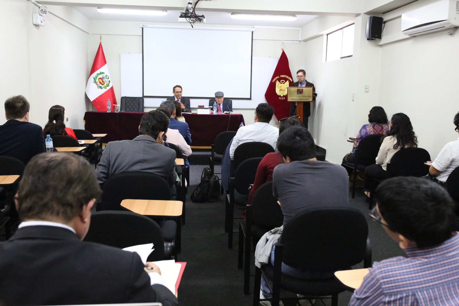 “PRIMER CONGRESO INTERNACIONAL SOBRE DERECHO Y LITERATURA EN AMÉRICA LATINA: HOMENAJE A IVÁN RODRÍGUEZ CHÁVEZ” TUVO SESIÓN EN CEC DEL TC