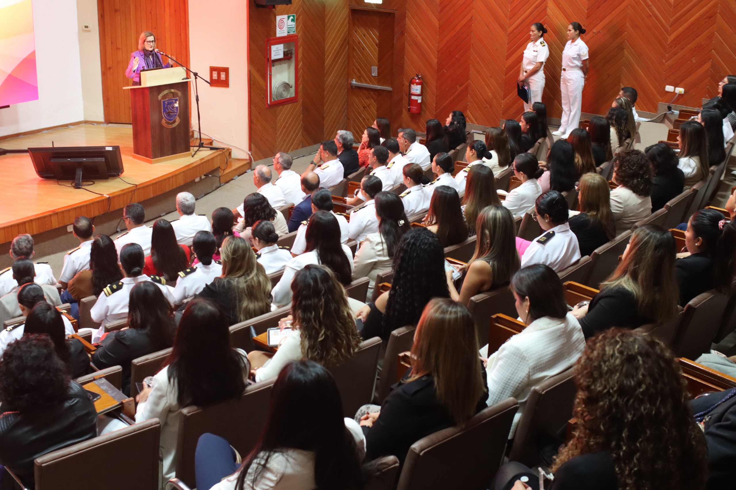 PRESIDENTA DEL TC LUZ PACHECO SEÑALÓ QUE EL MAYOR CAMBIO DEL SIGLO XX ES LA INCURSIÓN MASIVA DE LA MUJER EN LA VIDA PÚBLICA
