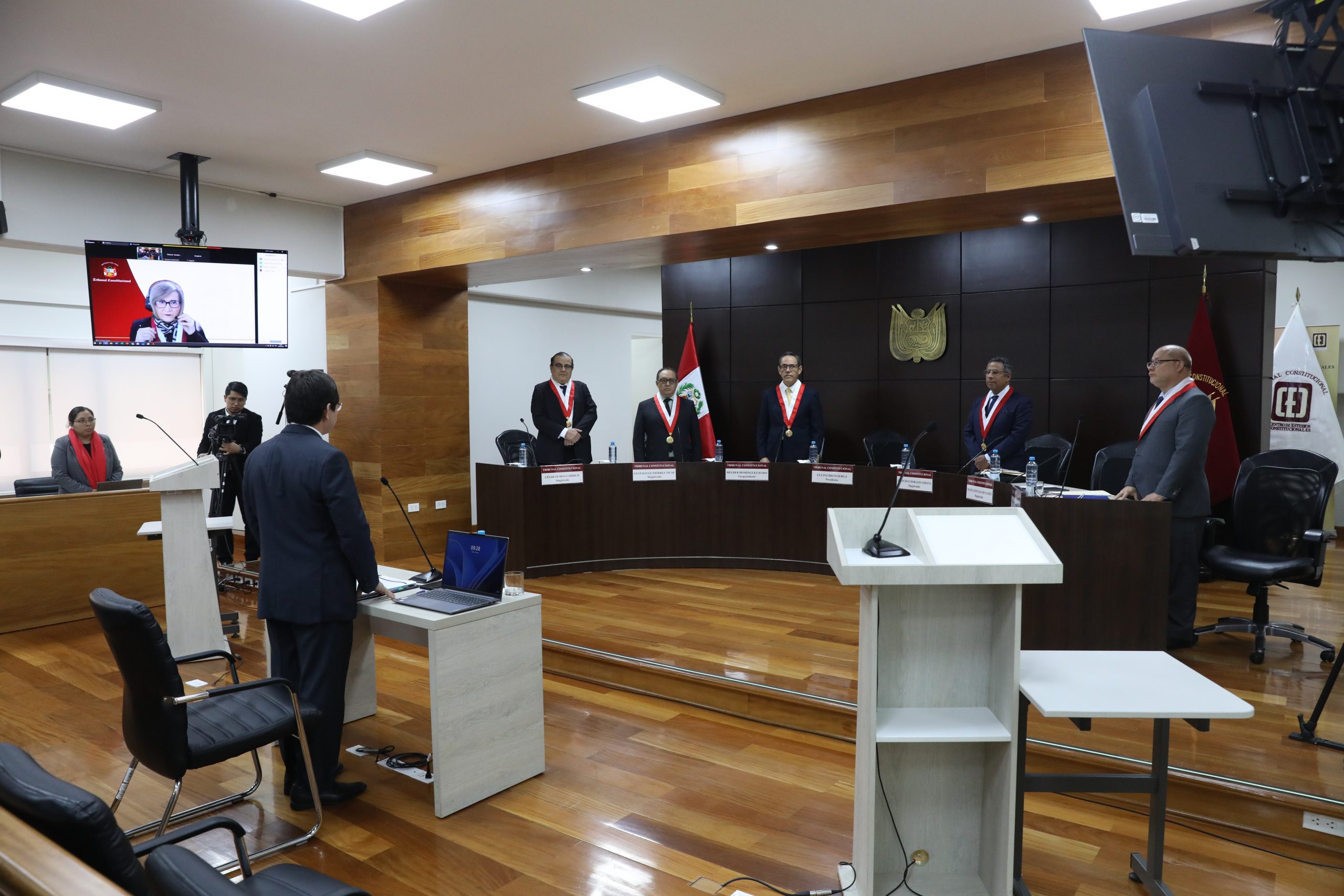 TC SESIONÓ EN AUDIENCIA PÚBLICA Y TRAS ESCUCHAR LOS INFORMES ORALES DE LOS ABOGADOS DEJÓ AL VOTO 18 PROCESOS CONSTITUCIONALES