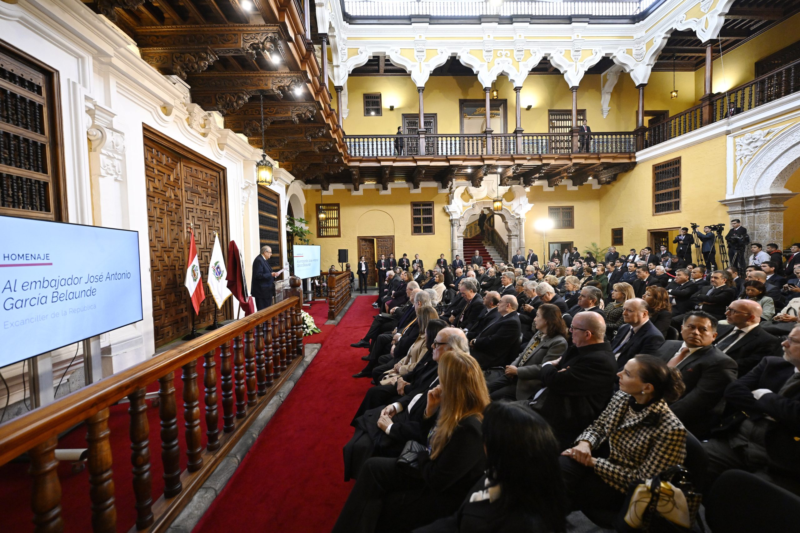 PRESIDENTA DEL TC LUZ PACHECO PARTICIPÓ EN HOMENAJE PÓSTUMO AL EXEMBAJADOR JOSÉ ANTONIO GARCÍA BELAUNDE