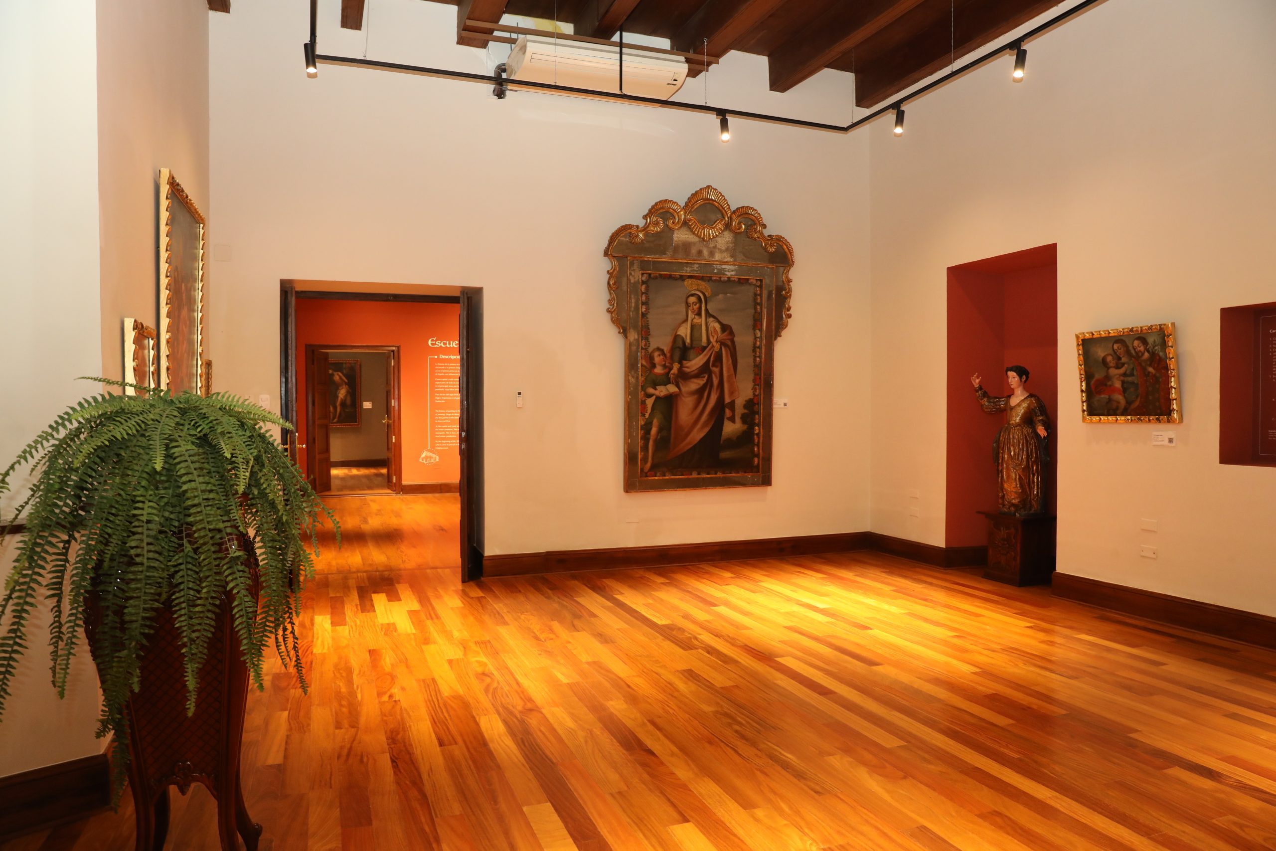 LA CASA PILATOS DEL TC ABRIÓ SUS PUERTAS AL TURISMO Y VISITANTES PODRÁN CONOCER SU PINACOTECA Y LA GALERÍA DE EXPRESIDENTES DE LA INSTITUCIÓN