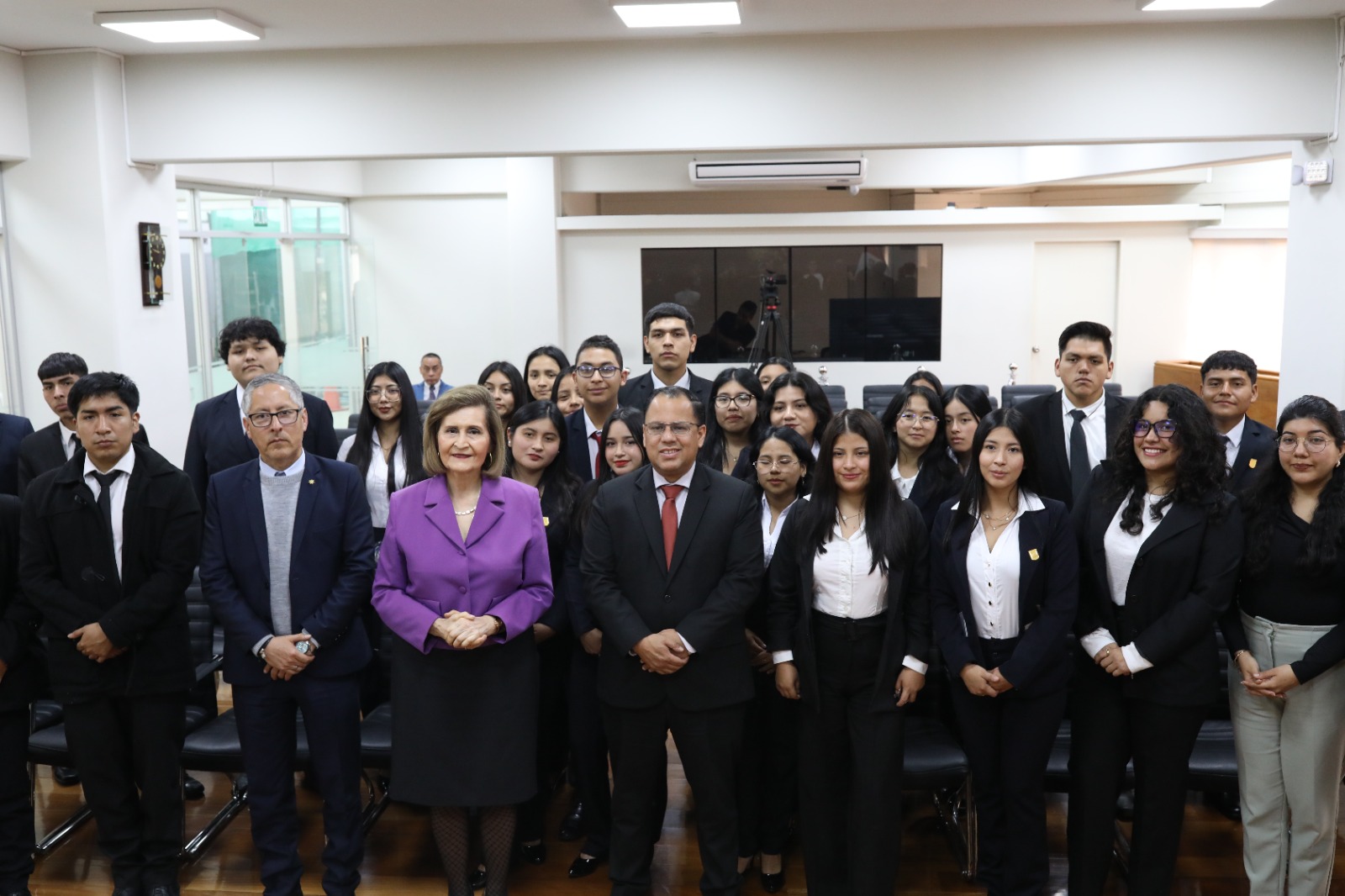 ESTUDIANTES DE LA UNIVERSIDAD NACIONAL DE BARRANCA RECIBIERON CHARLA SOBRE EL FUNCIONAMIENTO Y COMPETENCIAS DEL TRIBUNAL CONSTITUCIONAL