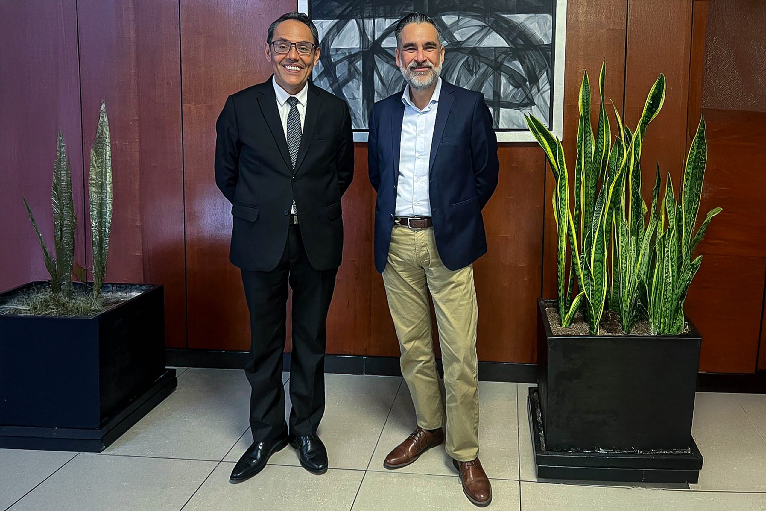 CON EL OBJETIVO DE REALIZAR ACTIVIDADES ACADÉMICAS EL PRESIDENTE EN FUNCIONES DEL TC HELDER DOMÍNGUEZ SE REUNIÓ CON EL DECANO DE LA FACULTAD DE DERECHO DE LA UNIVERSIDAD DEL PACÍFICO