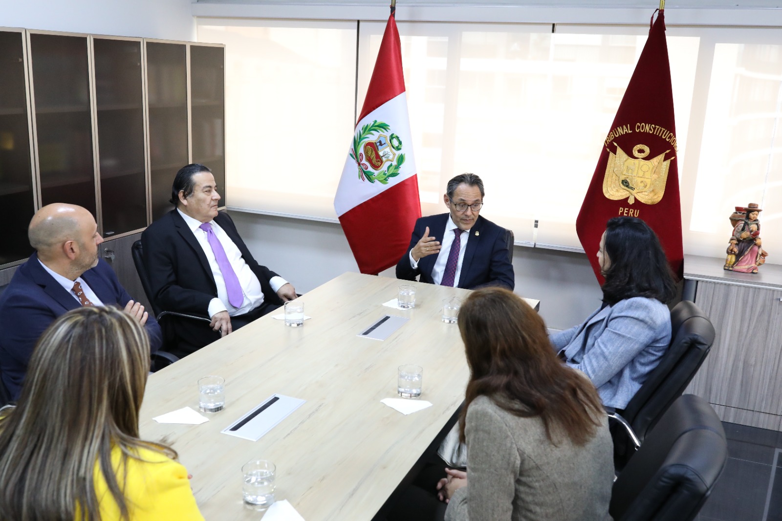 VICEPRESIDENTE DEL TC HELDER DOMÍNGUEZ RECIBIÓ VISITA PROTOCOLAR DE UNA DELEGACIÓN DE AUTORIDADES DE LA UNIVERSIDAD INTERNACIONAL DE LA RIOJA