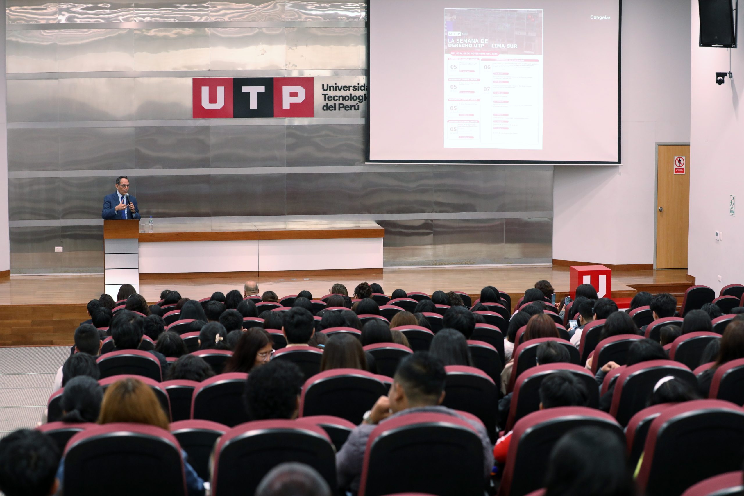 SOBRE EL VALOR DE LA JURISPRUDENCIA CONSTITUCIONAL EXPUSO EL VICEPRESIDENTE DEL TC, MAGISTRADO HELDER DOMÍNGUEZ, EN LA SEMANA DE DERECHO DE LA UTP – LIMA SUR