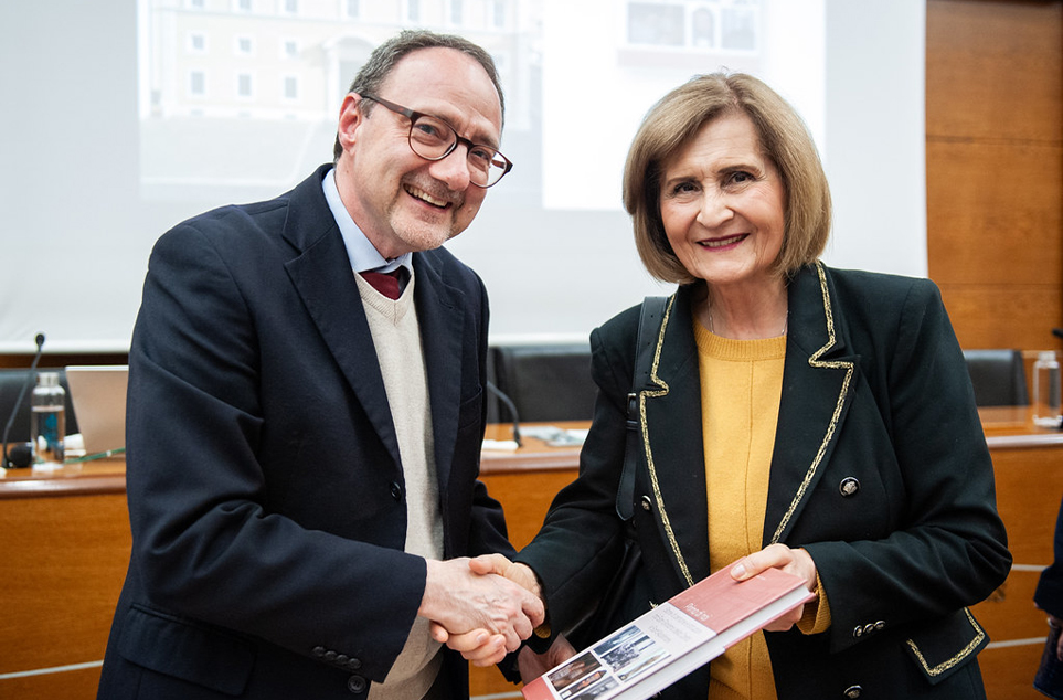 PRESIDENTA DEL TC LUZ PACHECO PARTICIPÓ EN ACTO ACADÉMICO CON PROFESORES DE LA PONTIFICIA UNIVERSITÀ DELLA SANTA CROCE EN ROMA