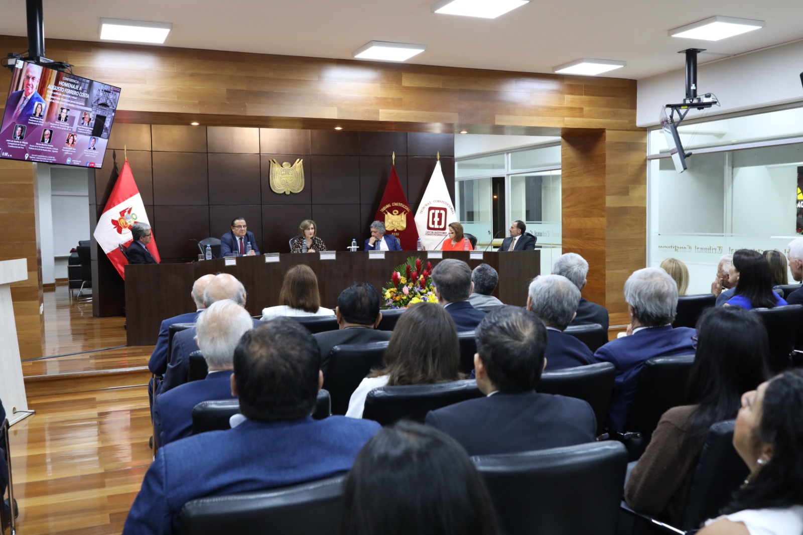 TC TRIBUTÓ HOMENAJE AL EXTINTO EXPRESIDENTE DE LA INSTITUCIÓN AUGUSTO FERRERO COSTA Y SE DESTACÓ SU FIGURA COMO JURISTA, DIPLOMÁTICO Y ACADÉMICO