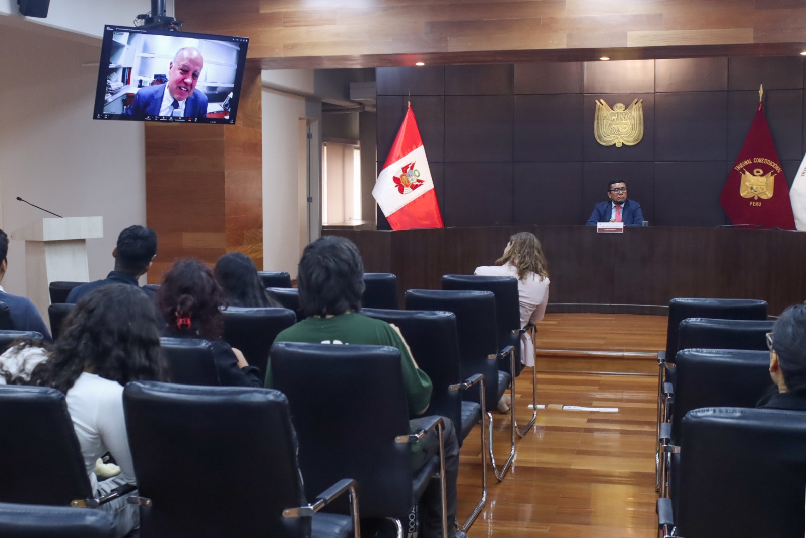 POR 30 AÑOS DEL TRIBUNAL CONSTITUCIONAL SE REALIZÓ EL ANÁLISIS DE LA PELÍCULA “CON HONORES” EN LA SEMANA DEL CINE Y DERECHO CONSTITUCIONAL