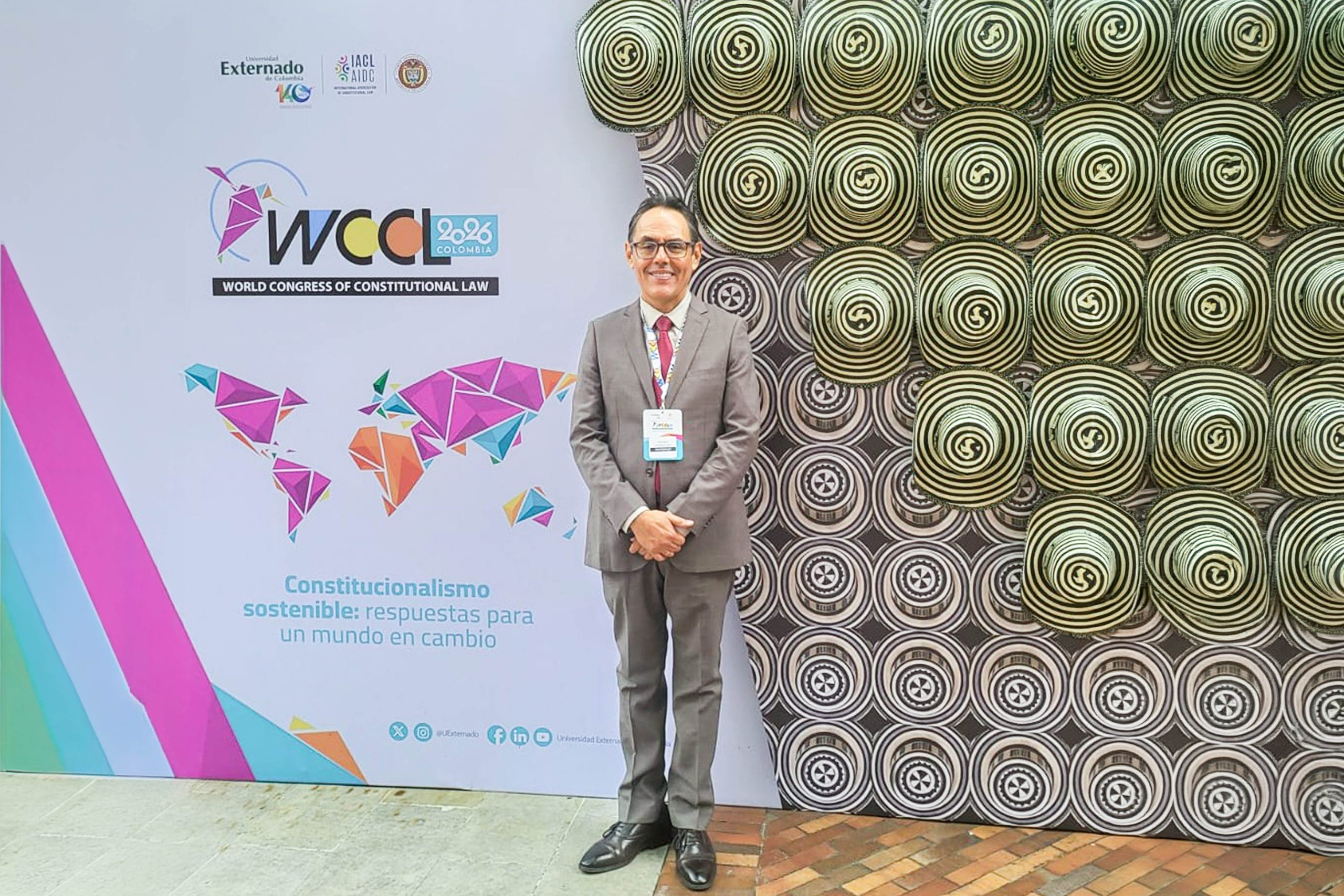 PRESIDENTE DEL TC, HELDER DOMÍNGUEZ, EXPUSO EN XXI CONGRESO MUNDIAL DE DERECHO CONSTITUCIONAL 2026 EN LA CIUDAD DE BOGOTÁ EN COLOMBIA