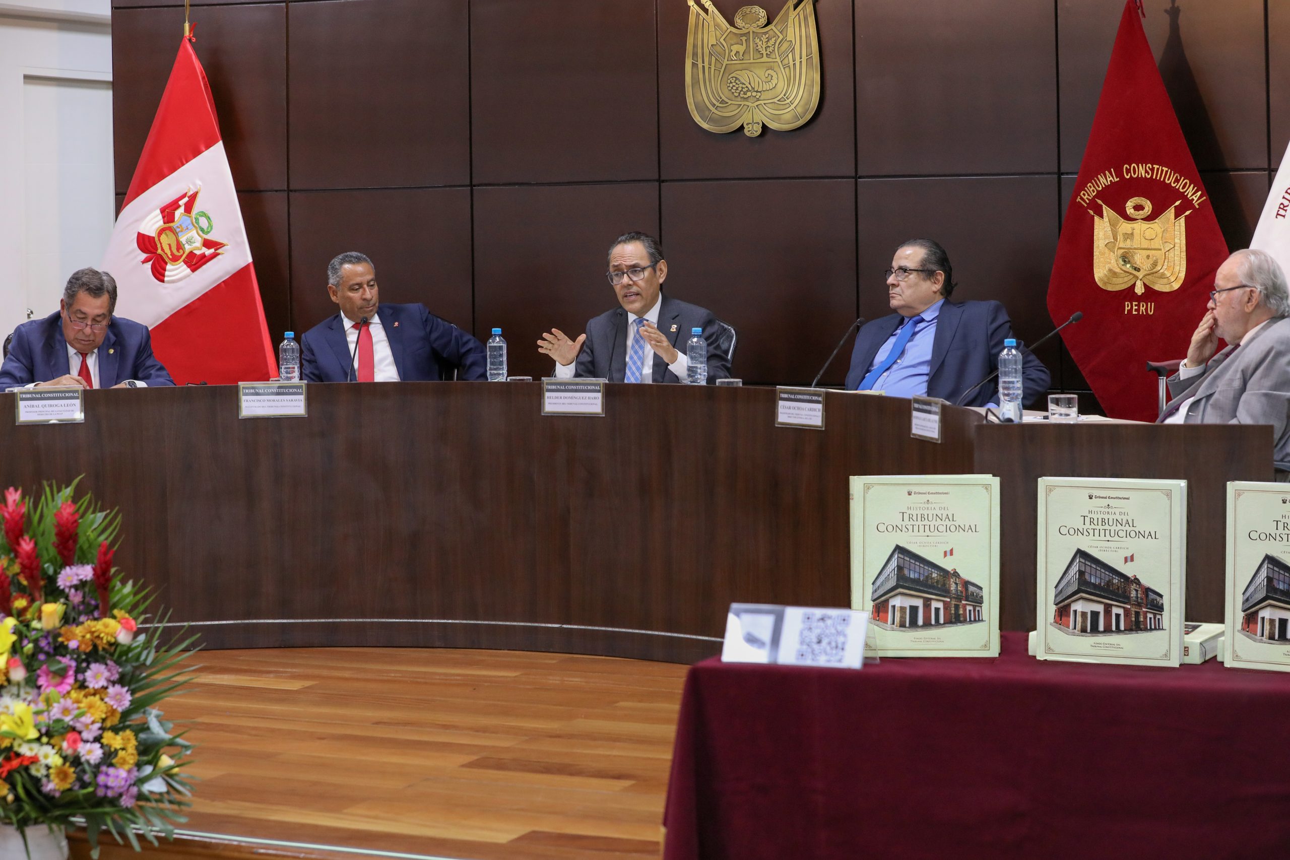 EN CONVERSATORIO FUE PRESENTADO EL LIBRO SOBRE LA HISTORIA DEL TRIBUNAL CONSTITUCIONAL EN EL MARCO DE LOS 30 AÑOS DE SU FUNCIONAMIENTO