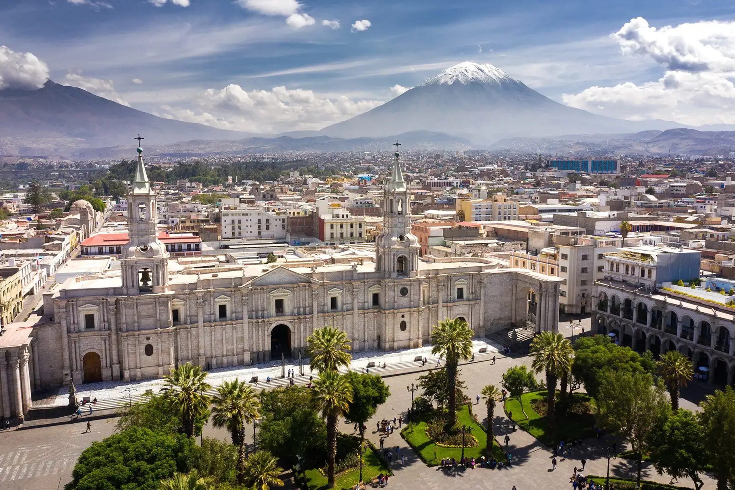 MAGISTRADOS DEL TC DESARROLLARÁN ACTIVIDADES ACADÉMICAS EN AREQUIPA ORGANIZADAS POR EL CENTRO DE ESTUDIOS CONSTITUCIONALES DEL 17 AL 21 DE AGOSTO